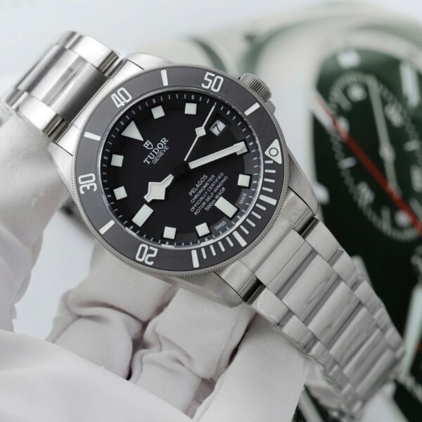 Tudor Pelagos 25600TN Watch Black Dial Automatic Movement 42mm - Image 3