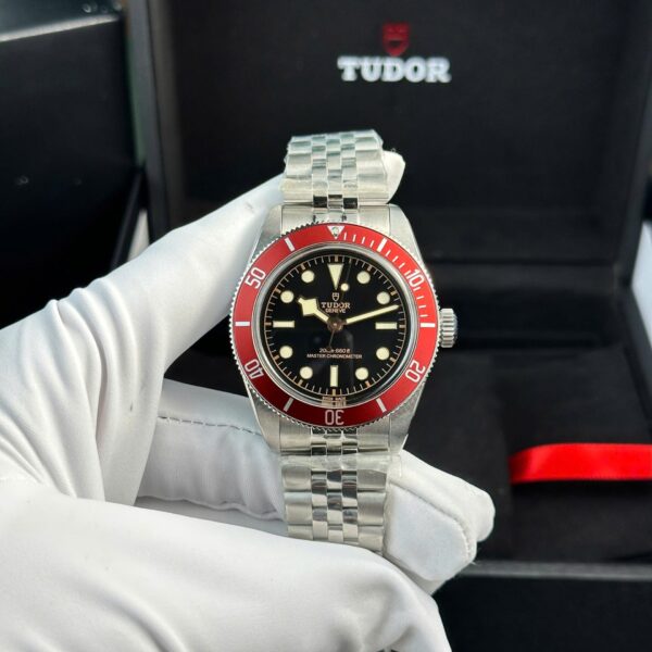 Tudor 11 Watch Heritage Black Bay Benzel Red 41mm