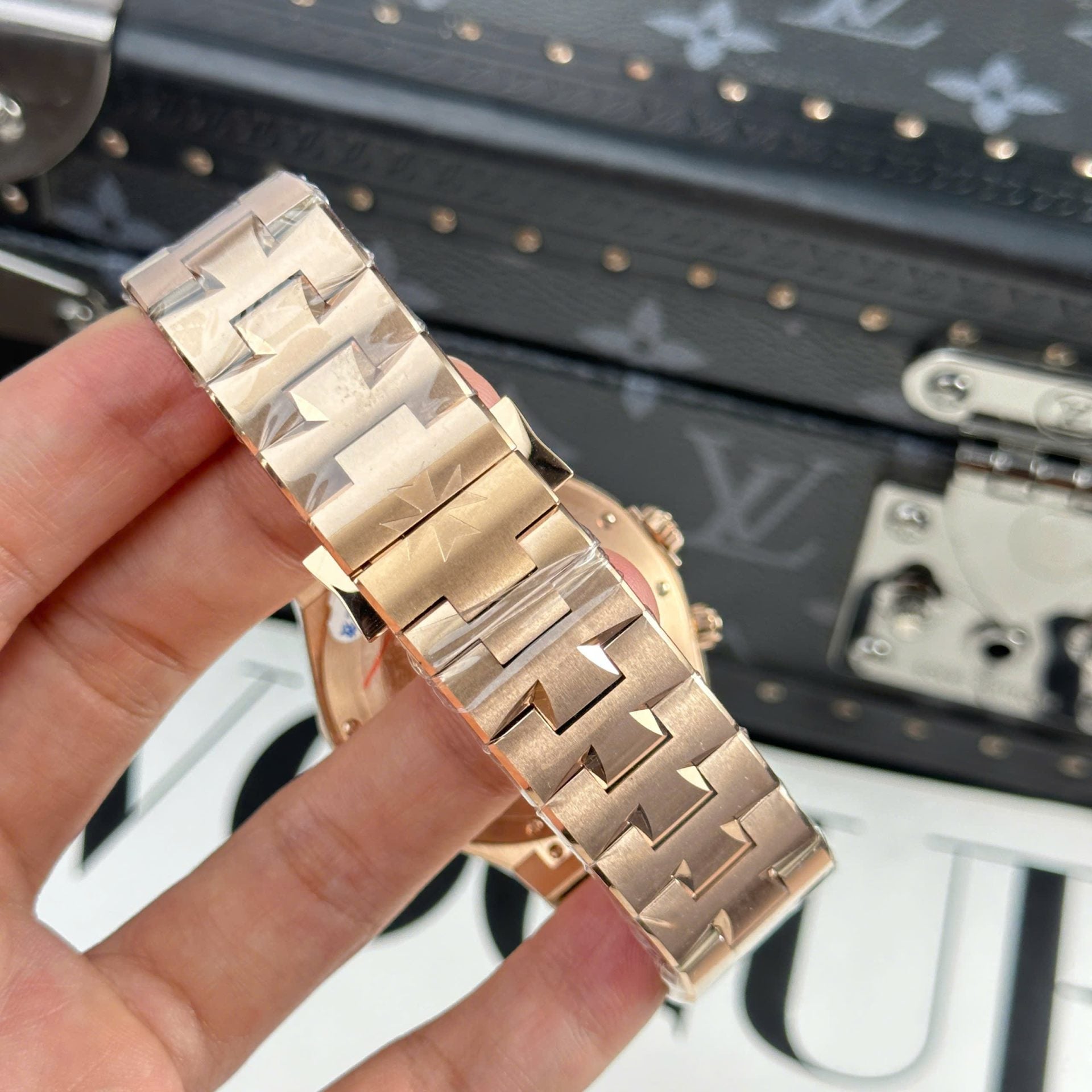 Vacheron Constantin Watch Overseas Dual Time 47450 White Dial 42mm - Image 12