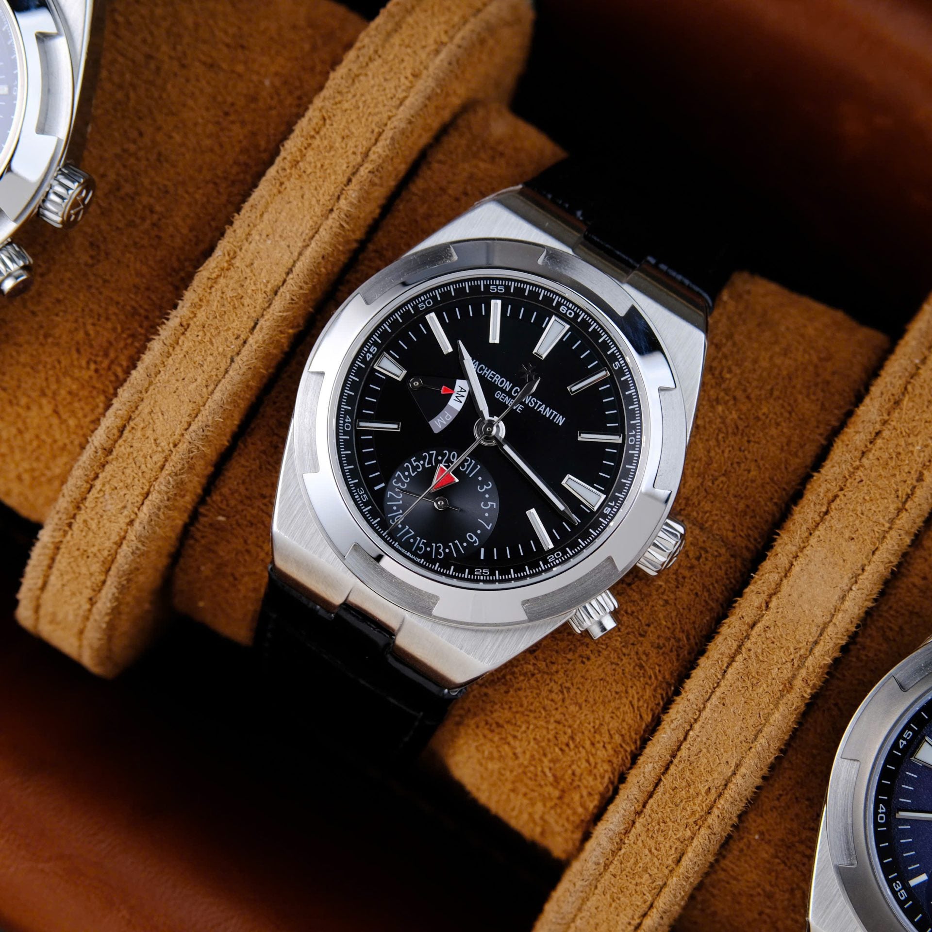 Vacheron Constantin Overseas Dual Time 7900V Watch Black Dial 41mm - Image 4