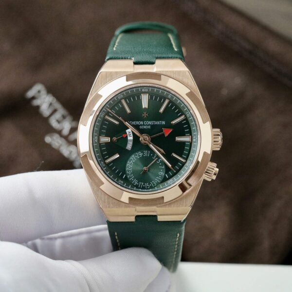 Vacheron Constantin Overseas Dual Time 7900V Watch Green 41mm - Image 2