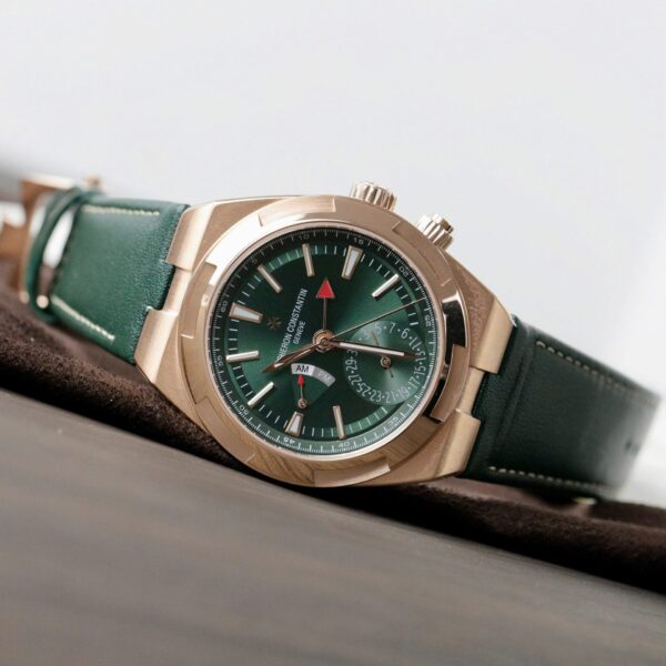 Vacheron Constantin Overseas Dual Time 7900V Watch Green 41mm - Image 3