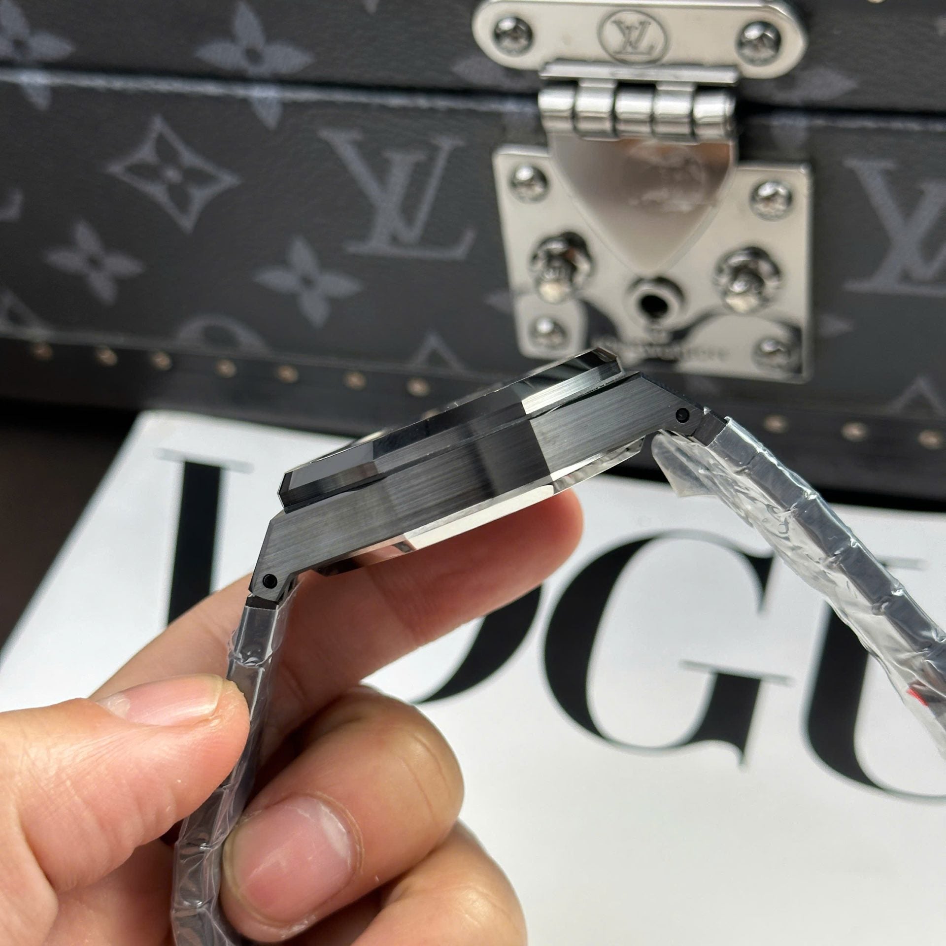 Audemars Piguet Royal Oak 26240CE Watch Black Ceramic 41mm - Image 9