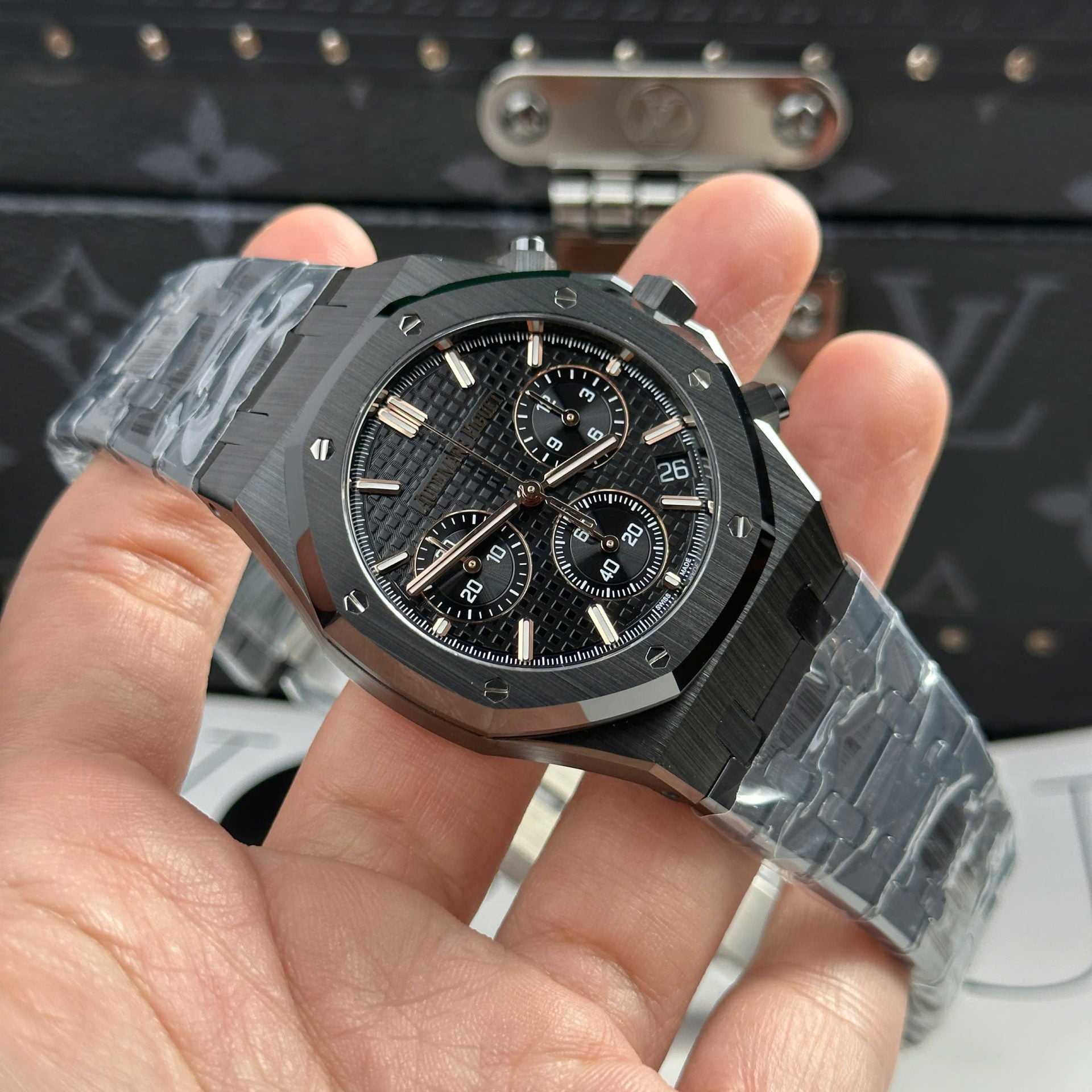 Audemars Piguet Royal Oak 26240CE Watch Black Ceramic 41mm - Image 3