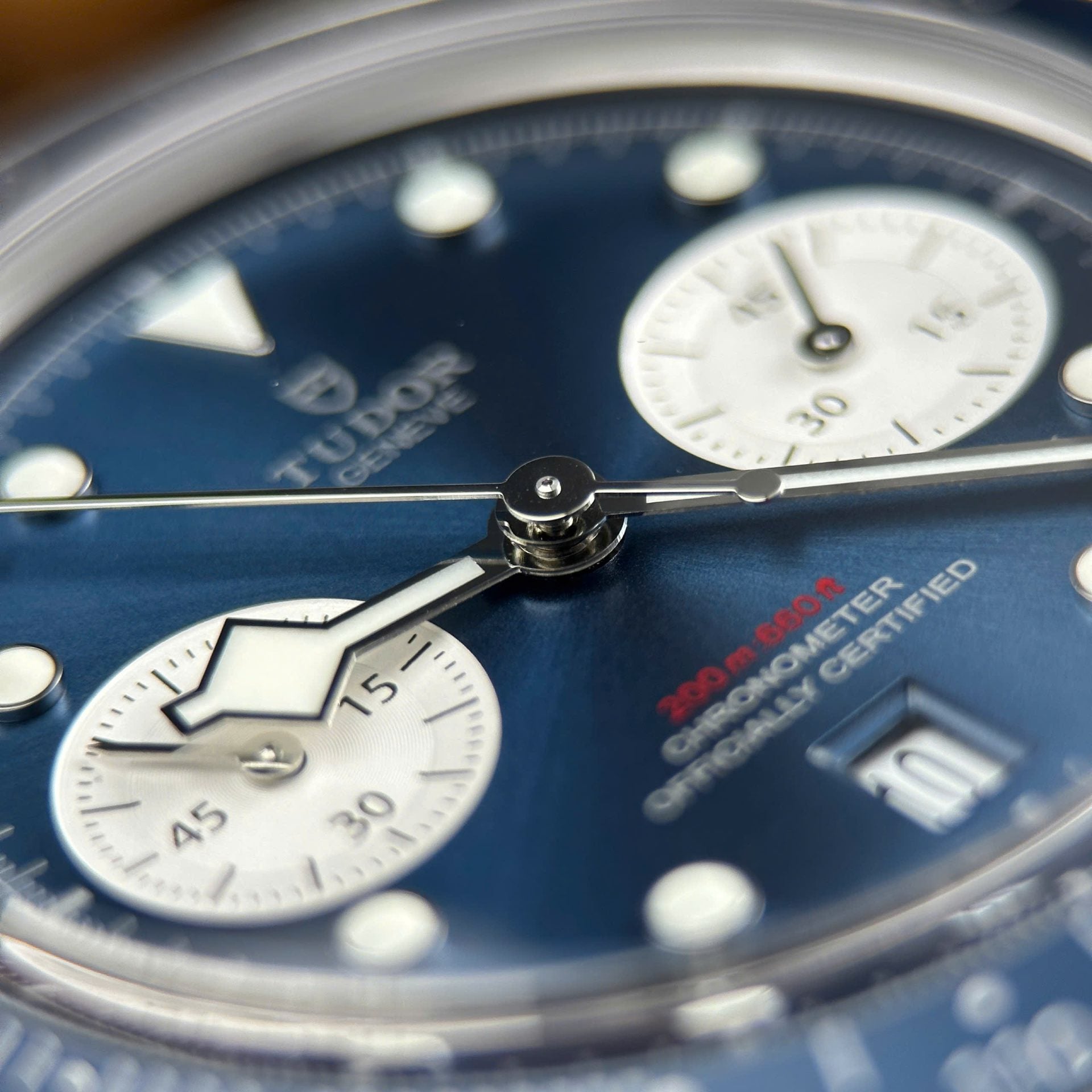 Tudor Black Bay Chronograph Watch Blue Dial Metal Wire 41mm - Image 5