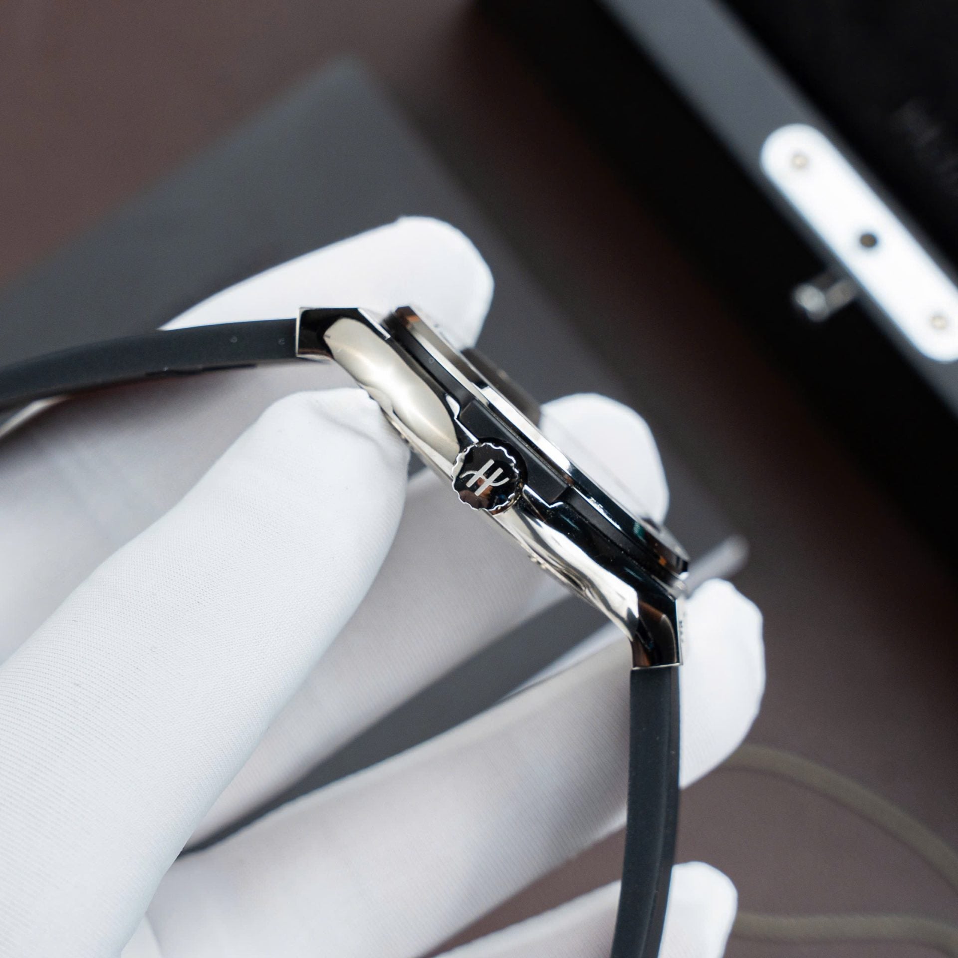 Hublot Classic Fusion Titanium Gray Dial Watch Movement SW300 Rubber Strap 42mm - Image 5