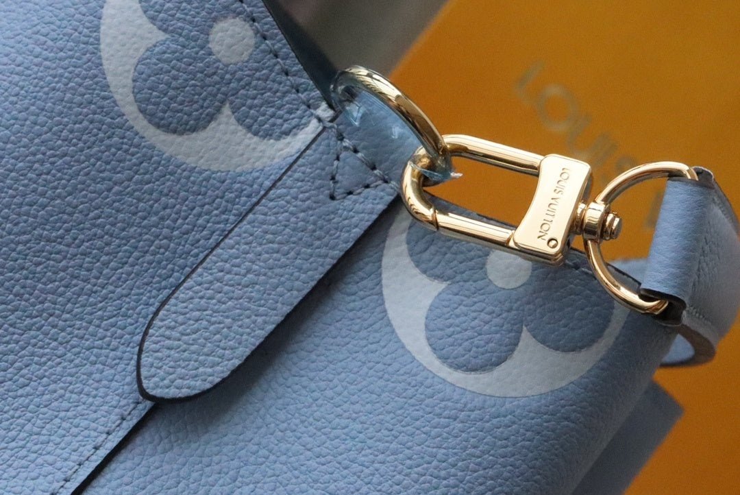 Louis Vuitton Neo Noe BB 20cm Blue - Image 9