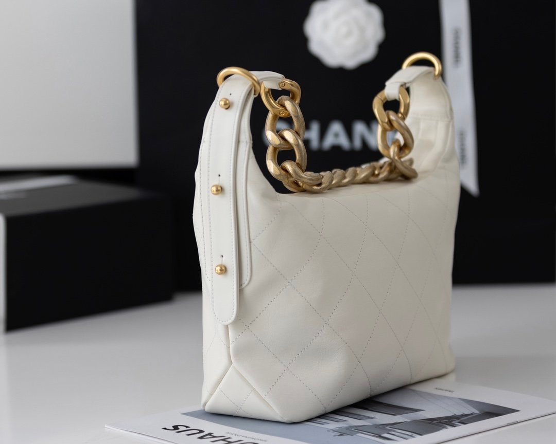 Chanel Hobo Handbag 28cm White - Image 6