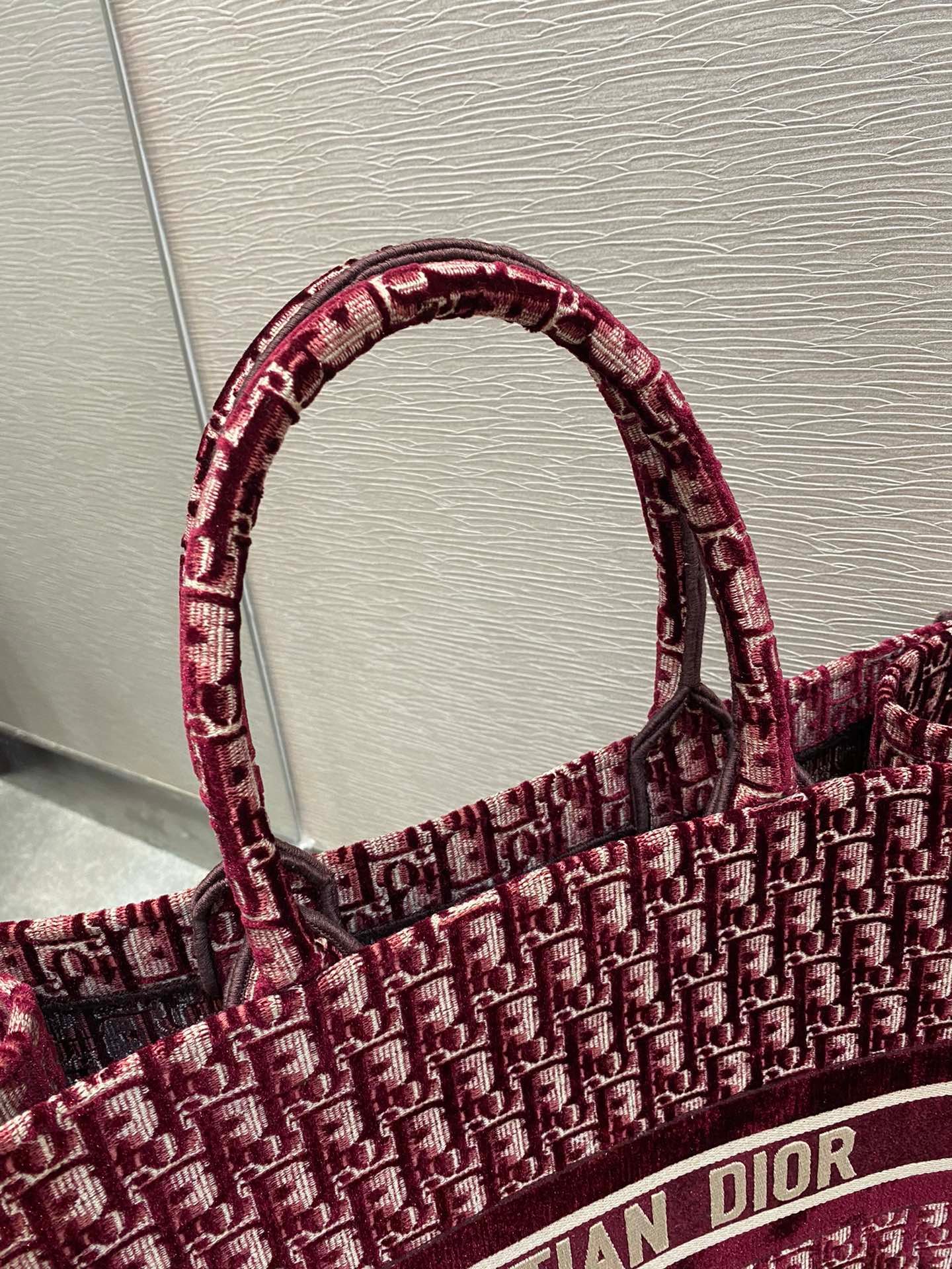 Christian Dior RedLarge Handle Bag 42cm - Image 6