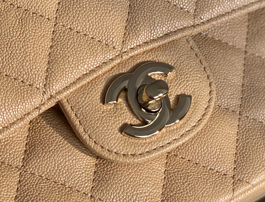 Chanel Classic Flapbag Gold Hardware 26cm - Image 2