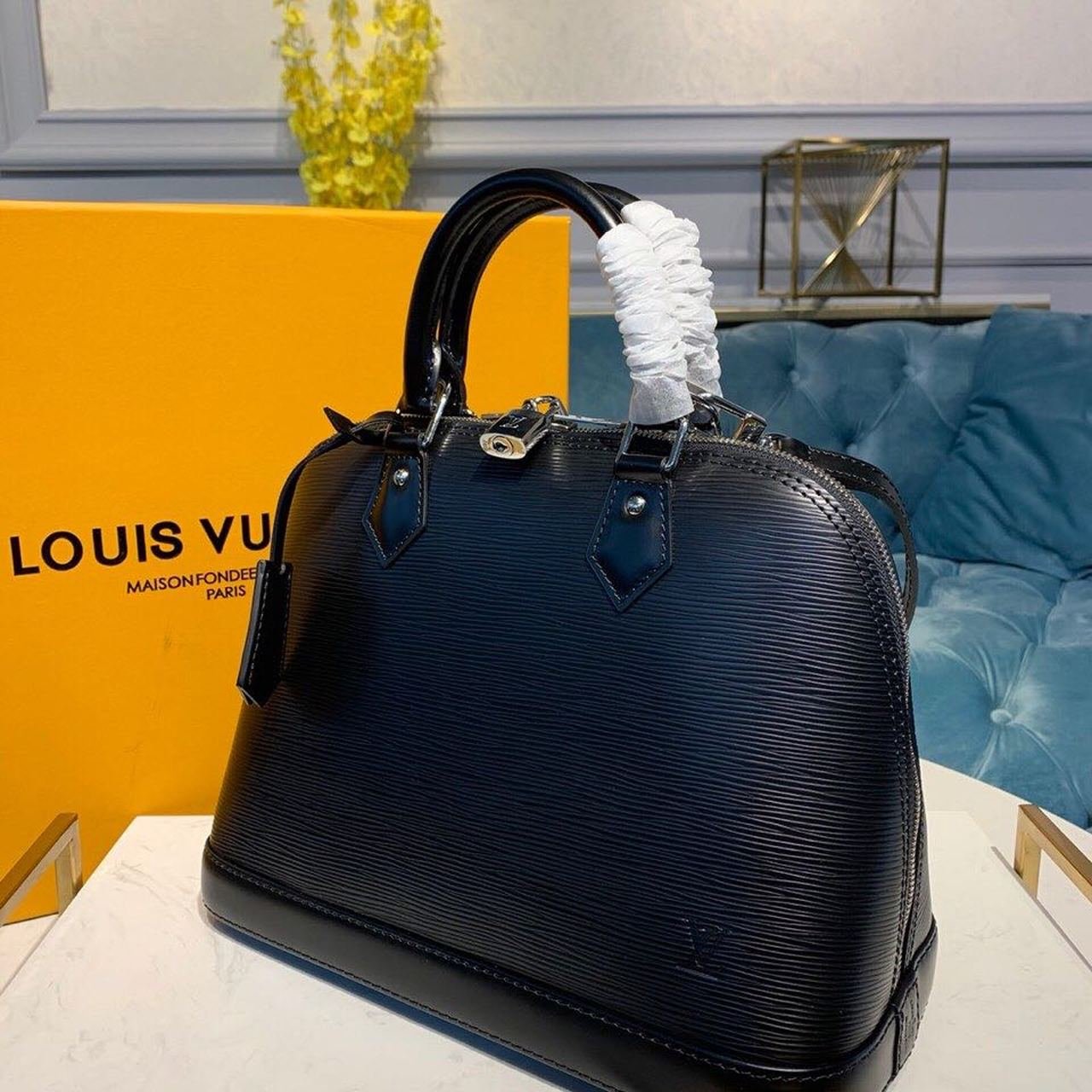 Louis Vuitton Alma PM Bag 32cm Epi Canvas Fall/Winter Collection M40302, Black - Image 4
