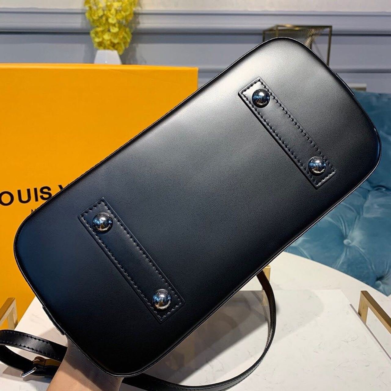 Louis Vuitton Alma PM Bag 32cm Epi Canvas Fall/Winter Collection M40302, Black - Image 5