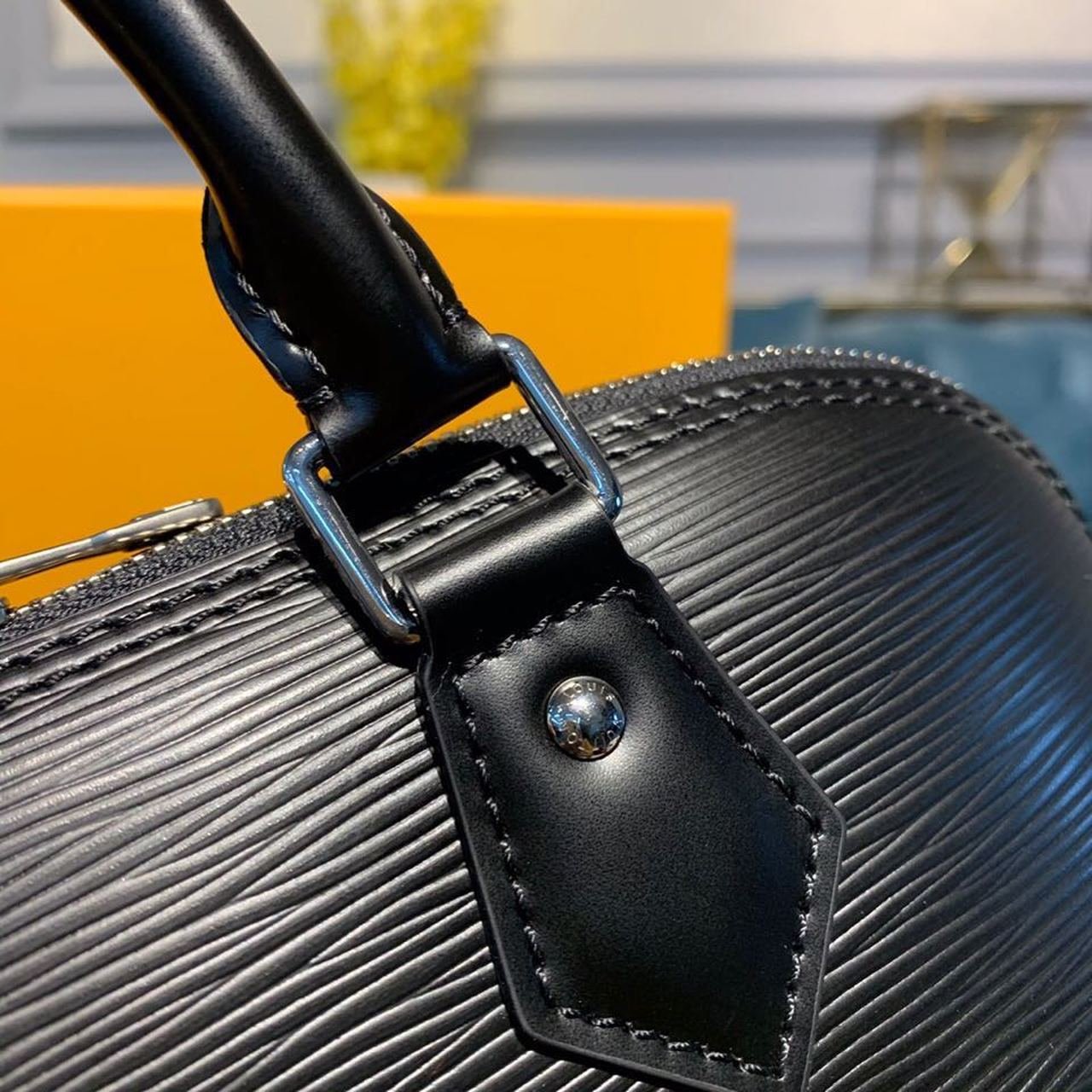 Louis Vuitton Alma PM Bag 32cm Epi Canvas Fall/Winter Collection M40302, Black - Image 6