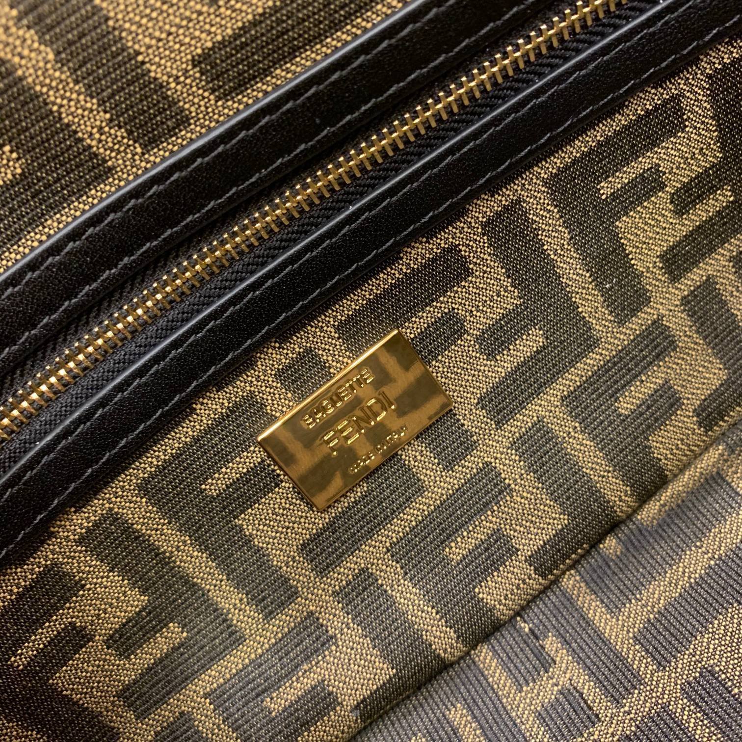 Fendi Baguette 26cm - Image 4