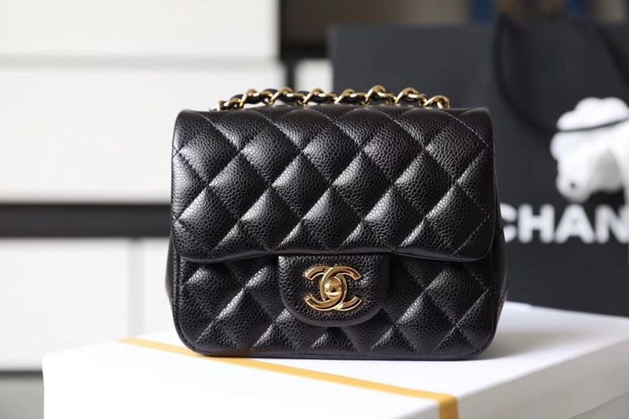 Chanel Classic Mini Flap Bag 18cm Gold Hardware Caviar Leather Spring/Summer Collection Black