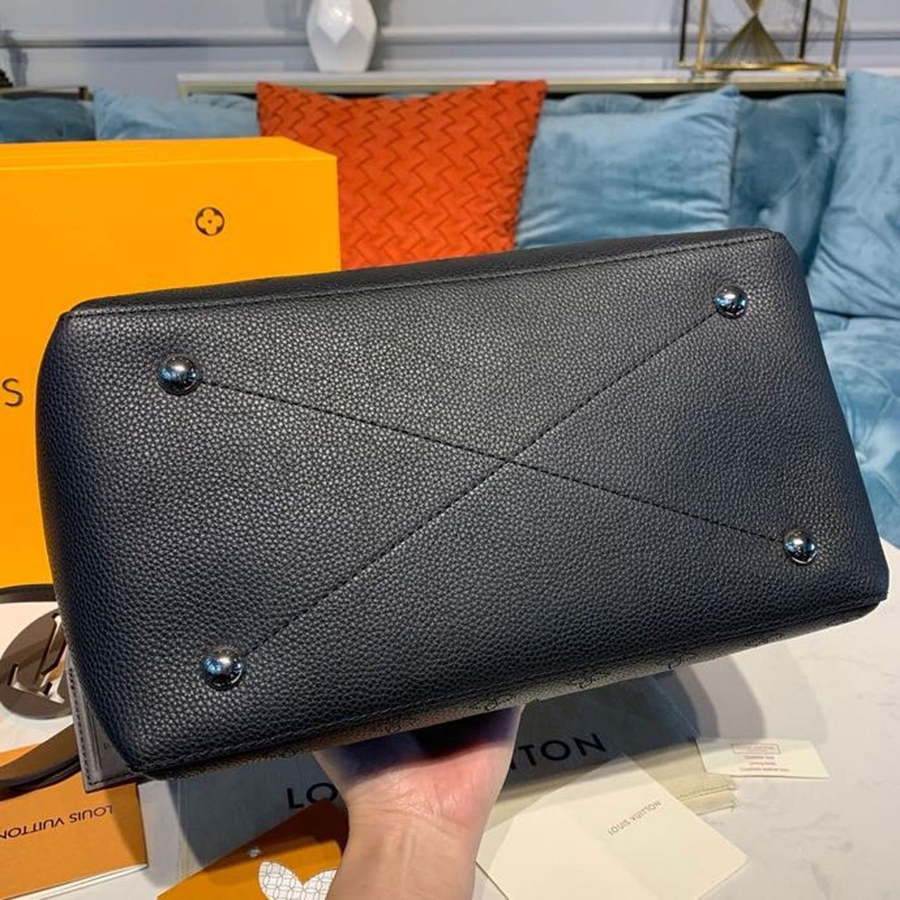 Louis Vuitton Beaubourg Woven Handle Tote Bag 32cm Mahina Calf Leather Canvas Spring/Summer Collection M56073, Noir - Image 4