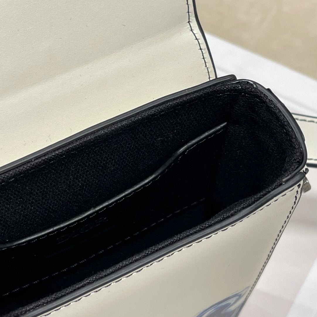 Christian Dior D-Bubble Bucket Bag 19cm White - Image 3