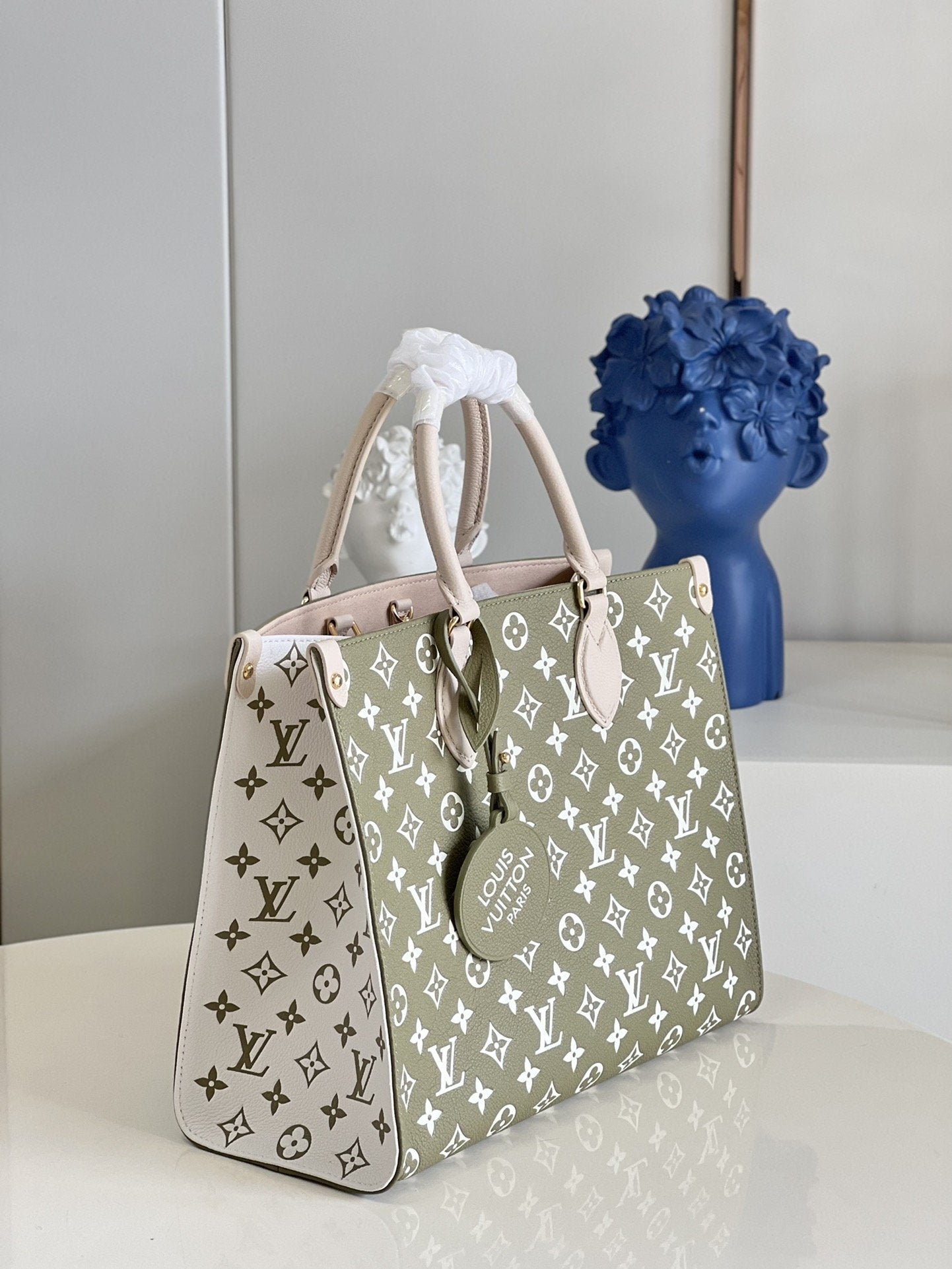 Louis Vuitton Onthego MM Tote Bag Khaki Green For Women 35cm LV M46060 - Image 7
