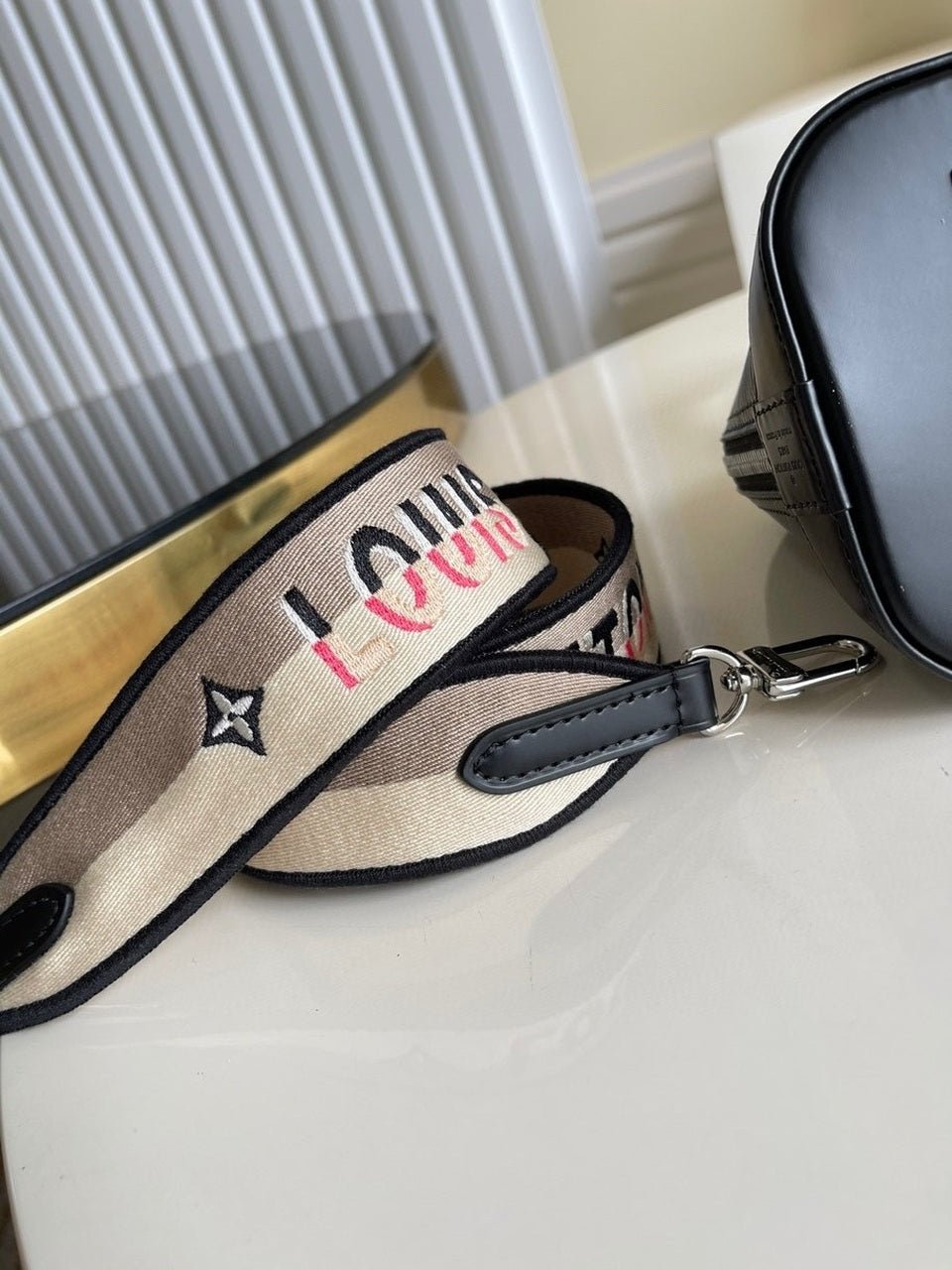 Louis Vuitton Alma BB Bag 24cm Epi Leather Spring/Summer Collection M57426 Black - Image 6