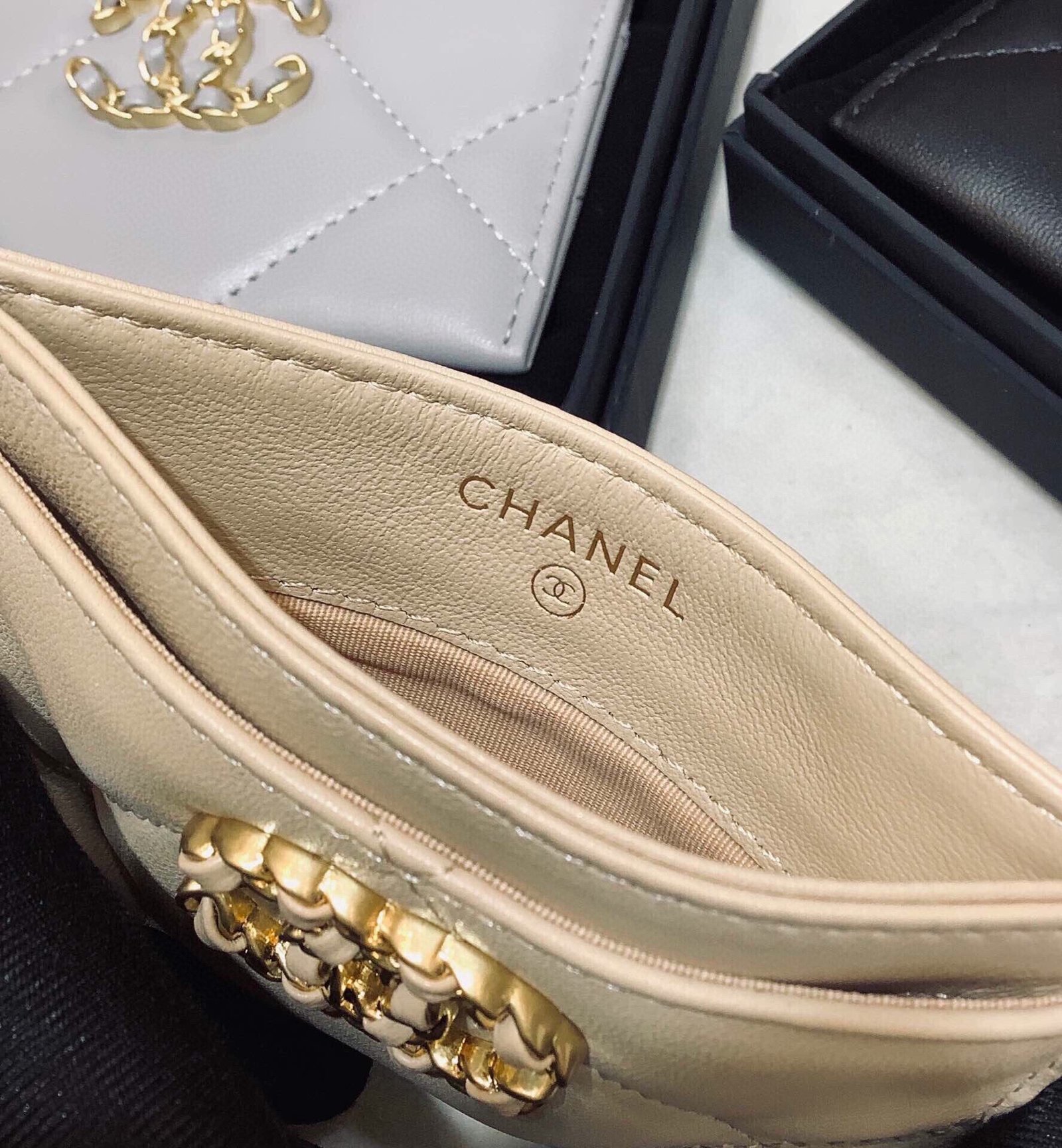 CO-CO Chanel Classic Card Holder 11cm - Image 4