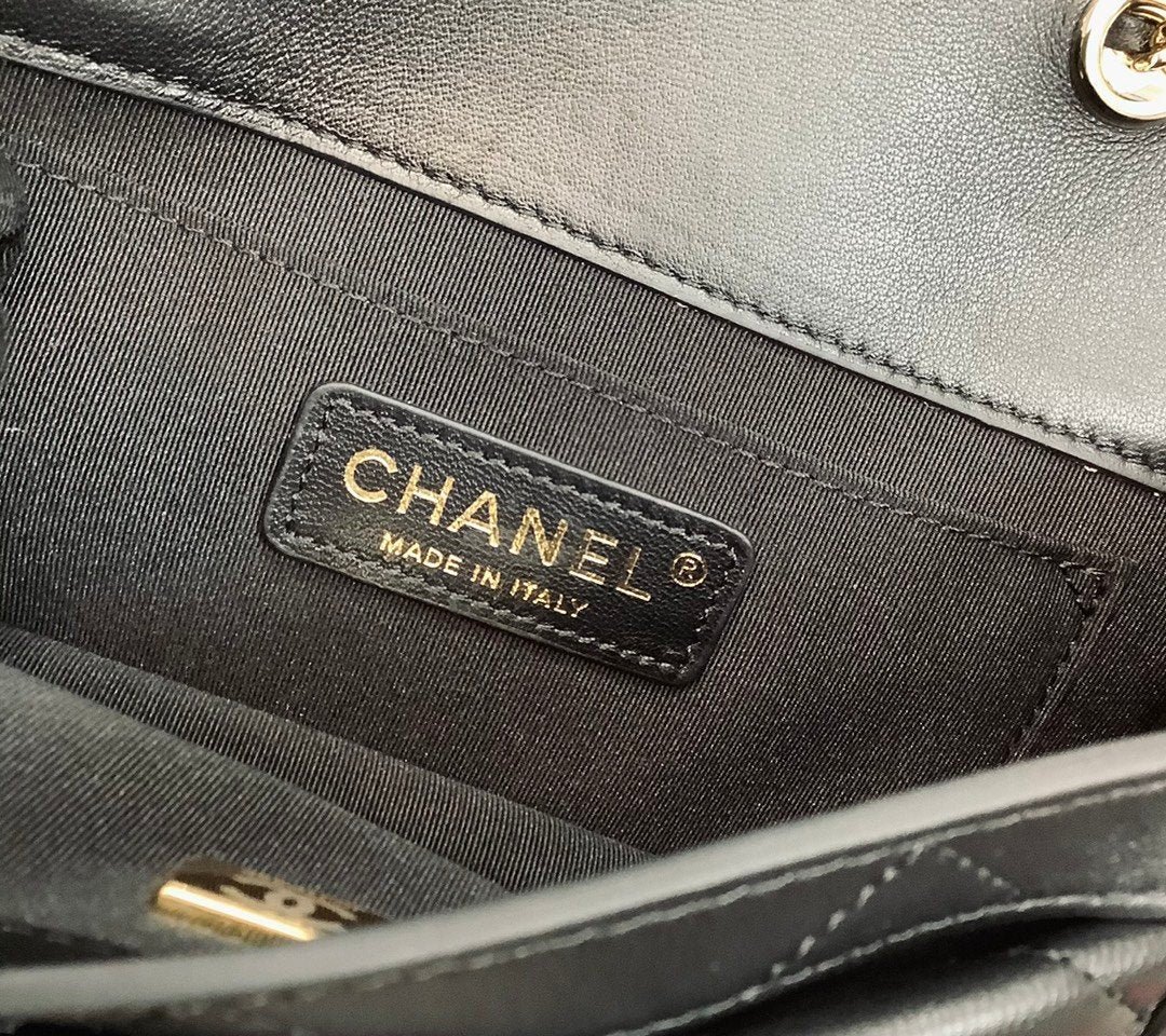 Chanel Flap Bag Mini 19cm Black - Image 4