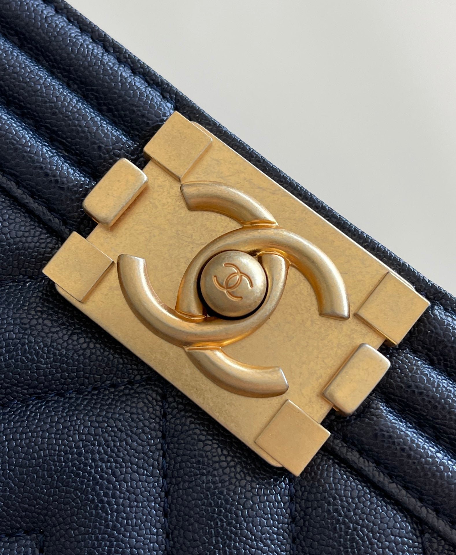 Chanel Medium Classic Flapbag 25cm Dark Blue - Image 9