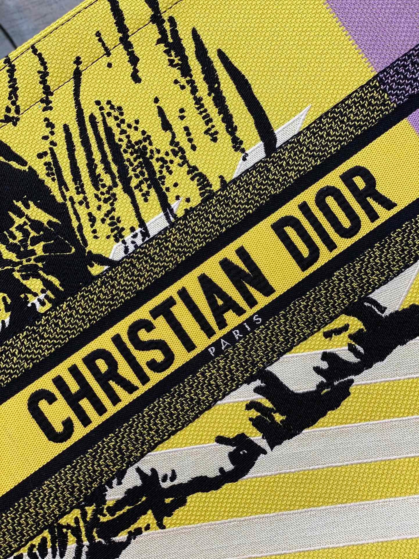 Christian Dior Medium Book Tote 42cm - Image 9