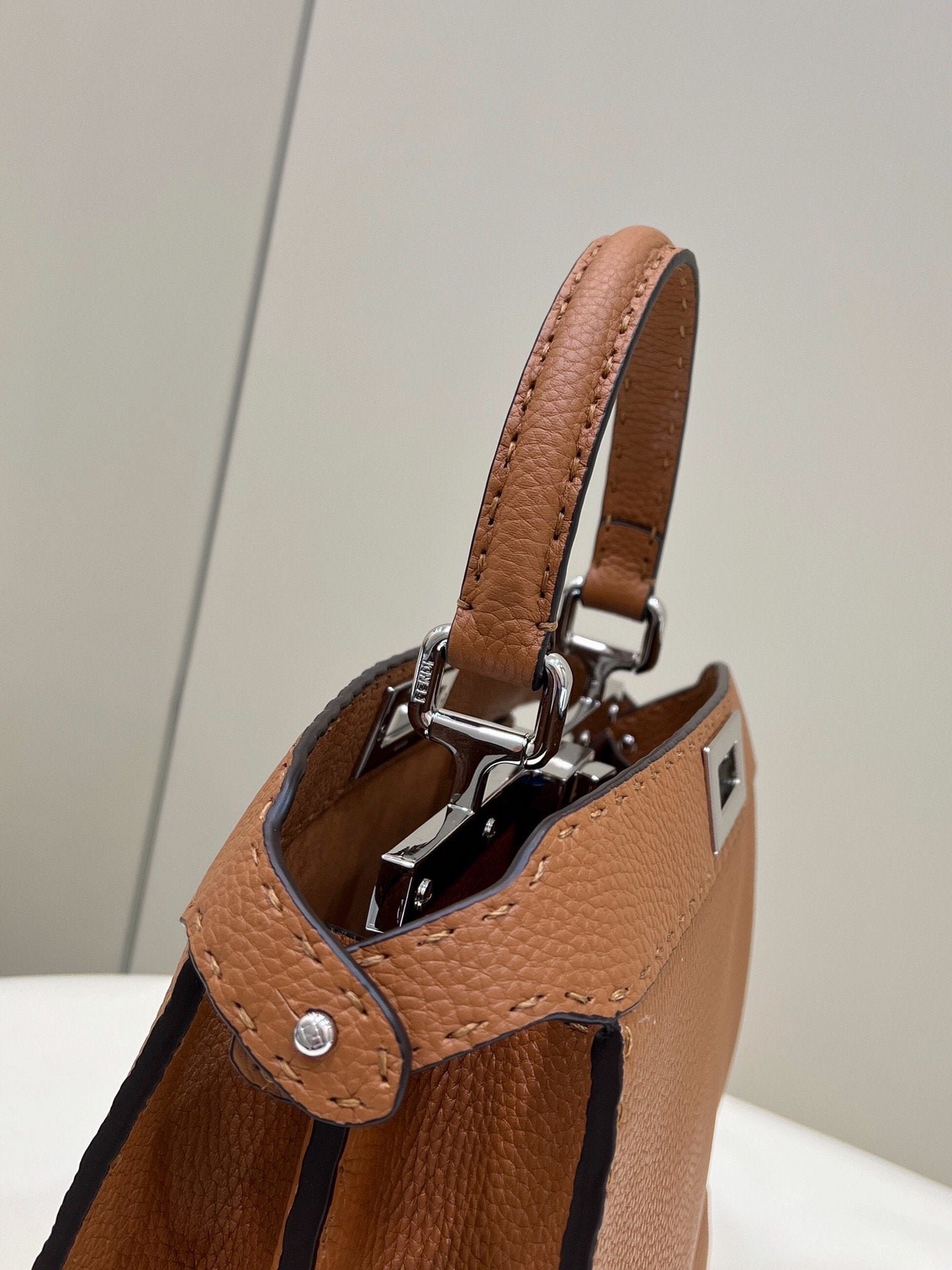 Fendi Peekaboo Iseeu Medium Brown 33cm - Image 2