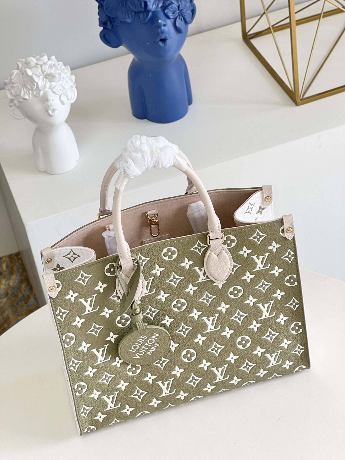 Louis Vuitton Onthego MM Tote Bag Khaki Green For Women 35cm LV M46060 - Image 5