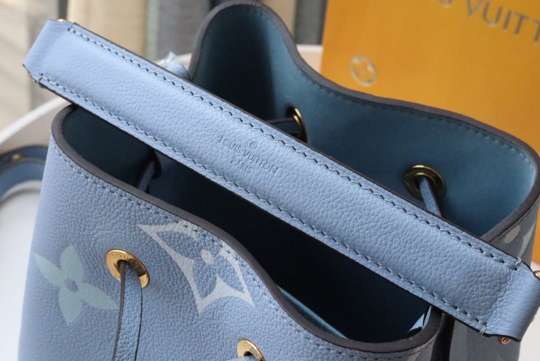 Louis Vuitton Neo Noe BB 20cm Blue - Image 6