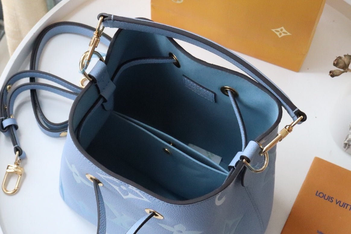 Louis Vuitton Neo Noe BB 20cm Blue - Image 8