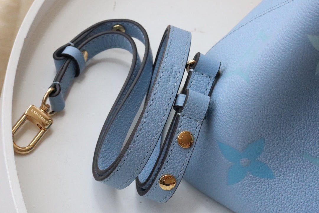 Louis Vuitton Neo Noe BB 20cm Blue - Image 7