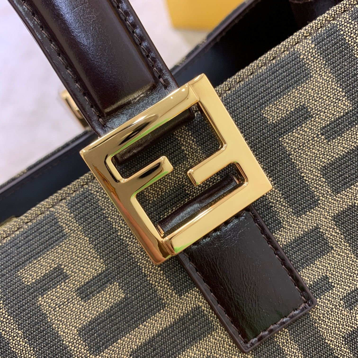 Fendi Medium Vintage Tote Handle Bag 34cm Brown - Image 3