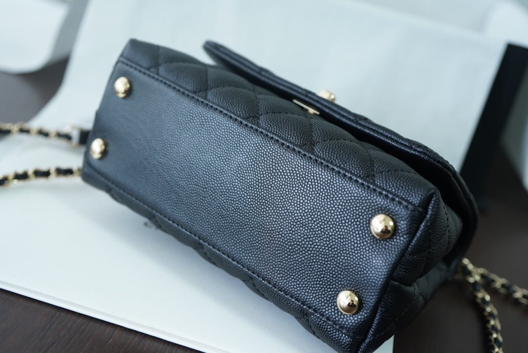 Chanel Classic Mini Flapbag 19cm Black - Image 4