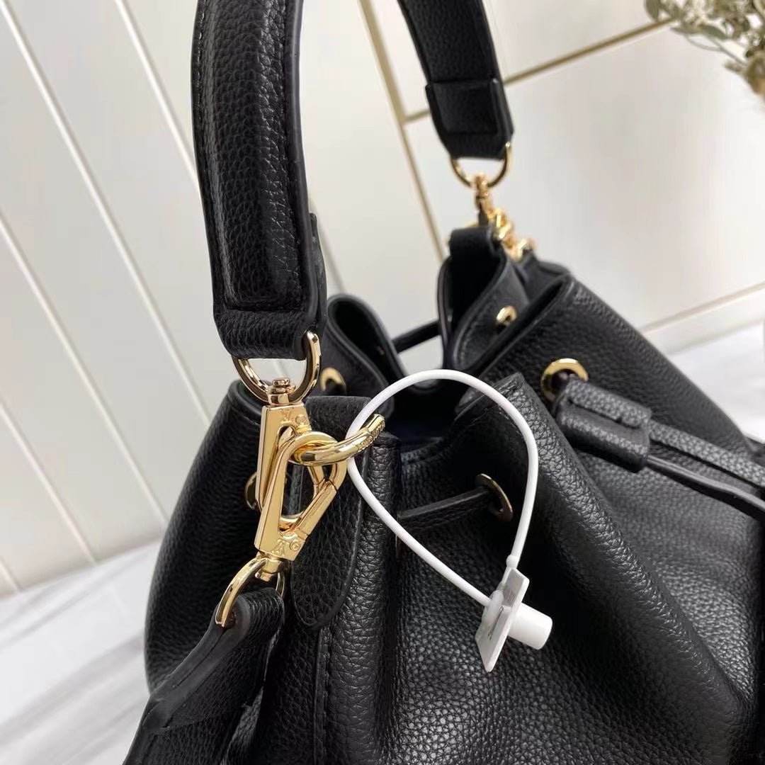 Louis Vuitton LockMe Bucket Bag 24cm Grained Calfskin Leather Spring/Summer Collection M57687 Black - Image 3