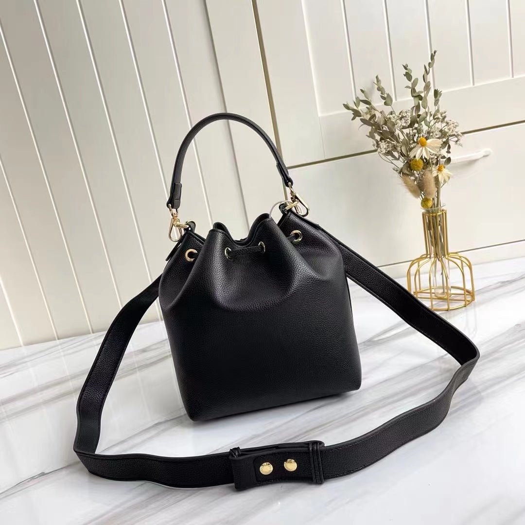 Louis Vuitton LockMe Bucket Bag 24cm Grained Calfskin Leather Spring/Summer Collection M57687 Black - Image 5