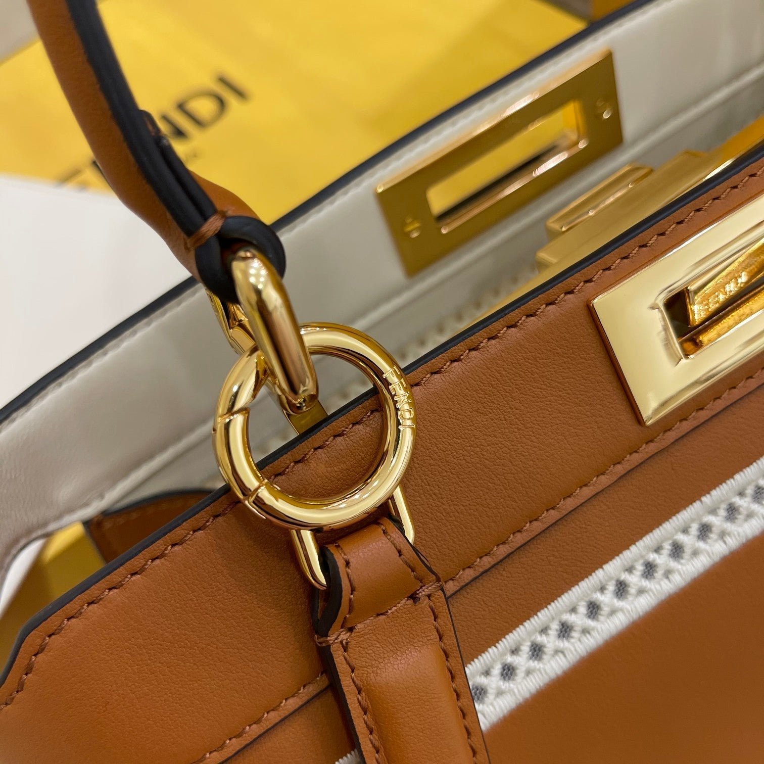 Fendi Peekaboo Bag 33cm Brown - Image 5