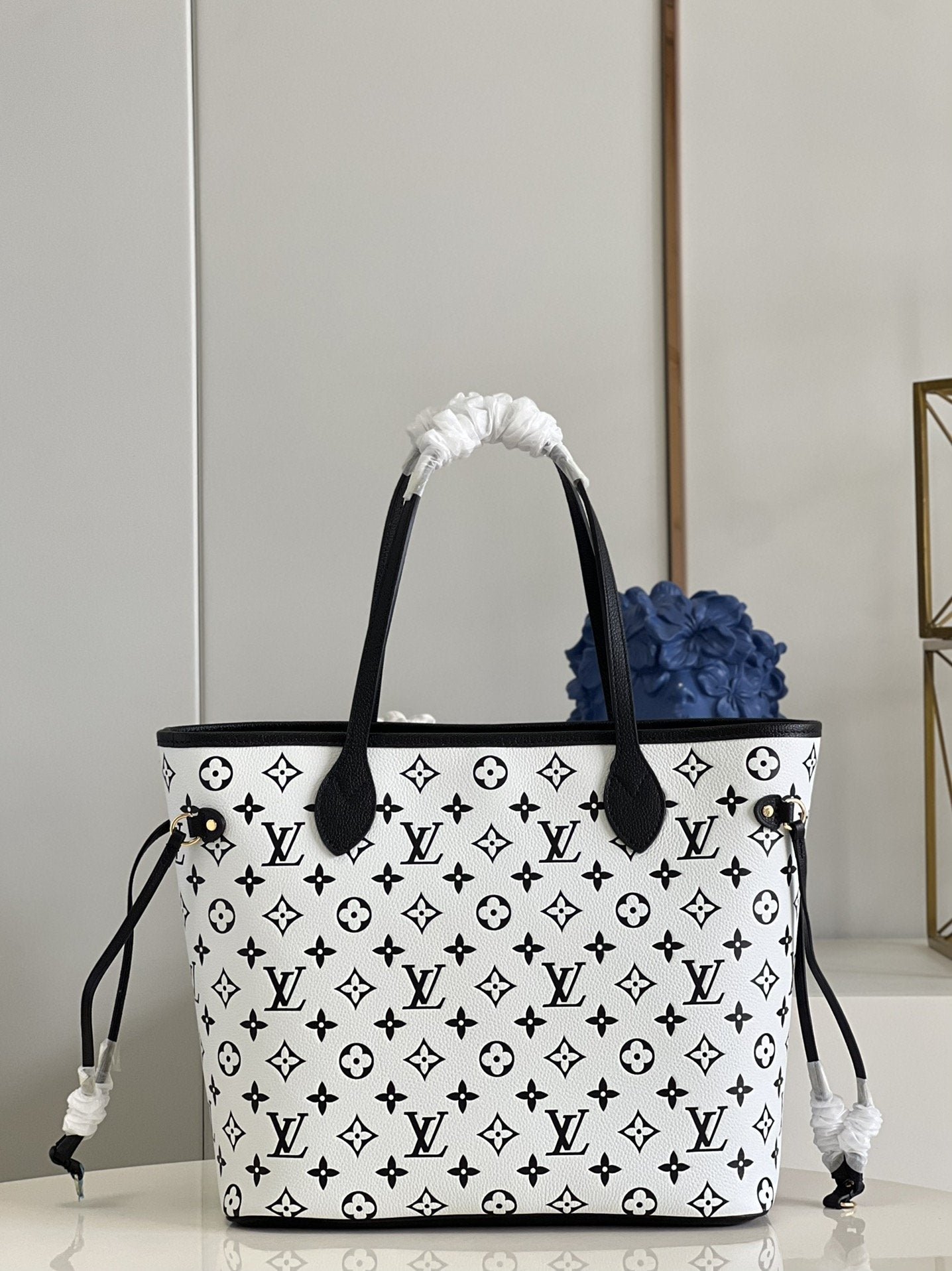 Louis Vuitton Neverfull MM Monogram Empreinte Black / White For Women, Women’s Handbags, Tote Bags 31cm LV M46103 - Image 5