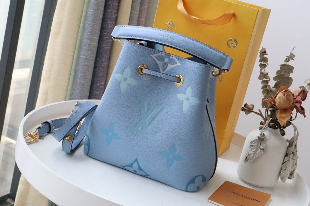 Louis Vuitton Neo Noe BB 20cm Blue - Image 4