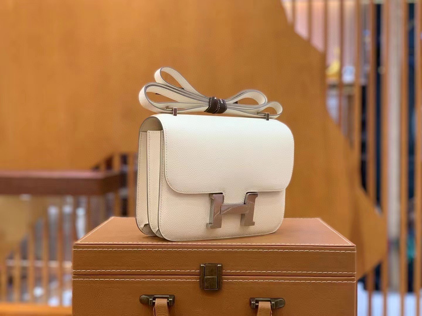 Hermes Constance 23 Epsom White For Women, Women’s Handbags, Shoulder Bag 9in/23cm - Image 5