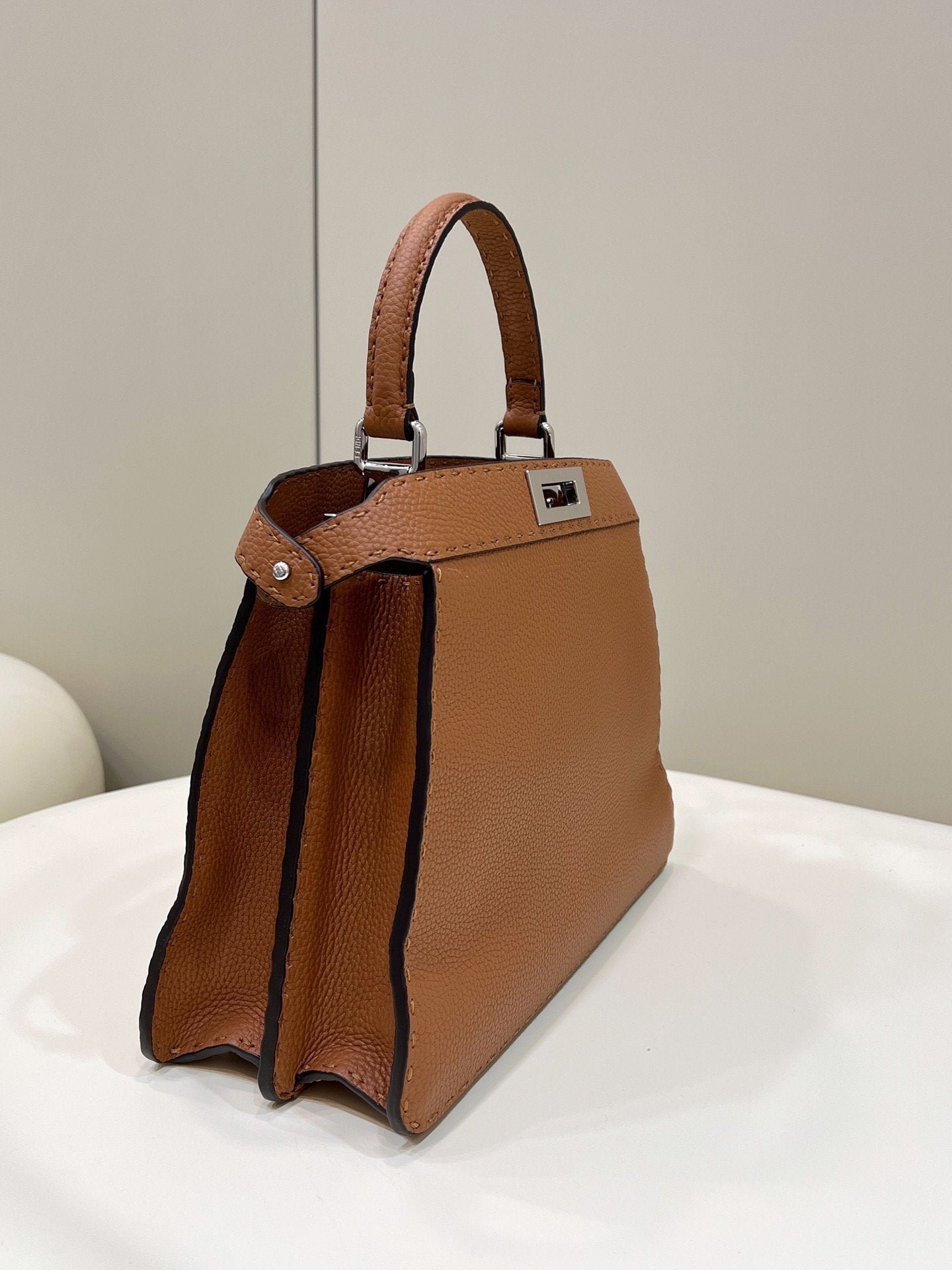 Fendi Peekaboo Iseeu Medium Brown 33cm - Image 6