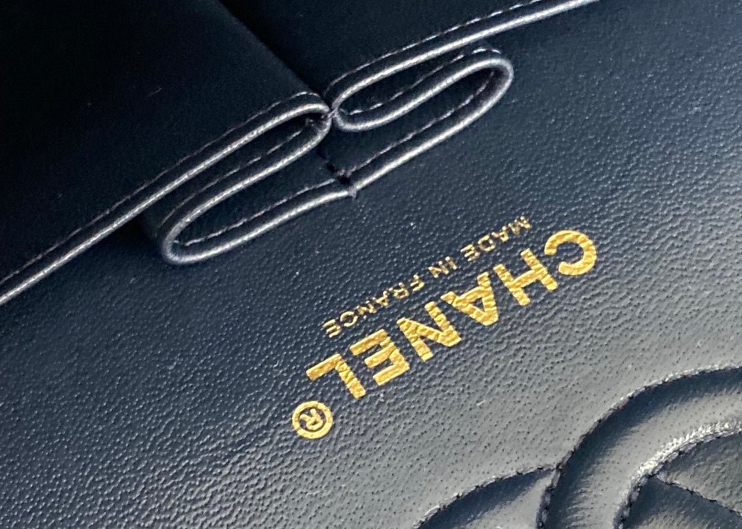 Chanel Classic Flapbag Gold Hardware 26cm Dark Blue - Image 5