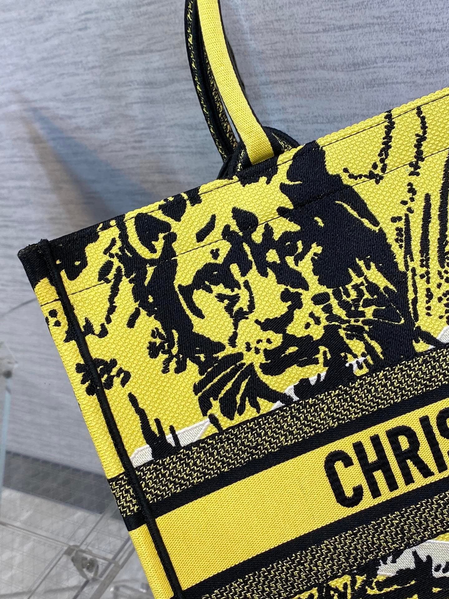 Christian Dior Medium Book Tote 42cm - Image 5