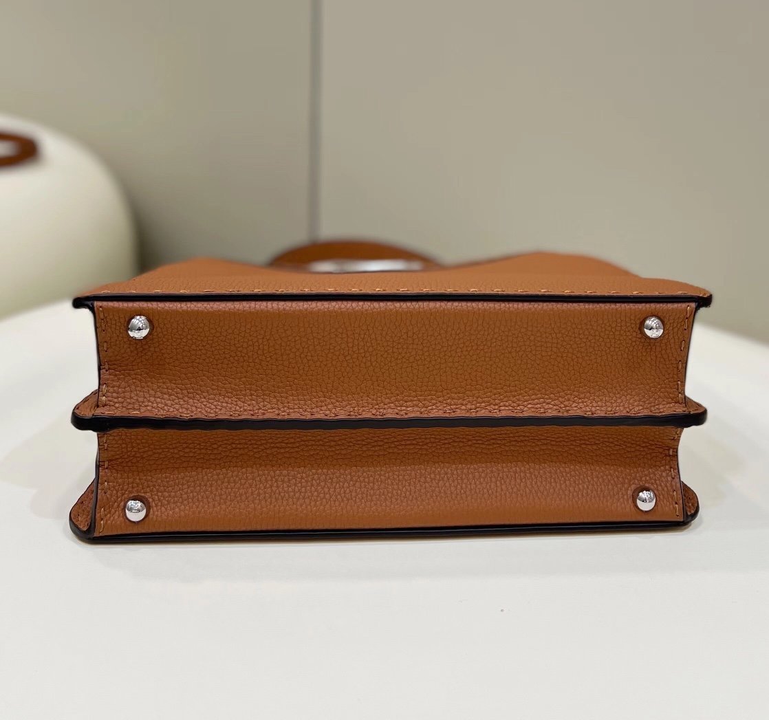 Fendi Peekaboo Iseeu Medium Brown 33cm - Image 7