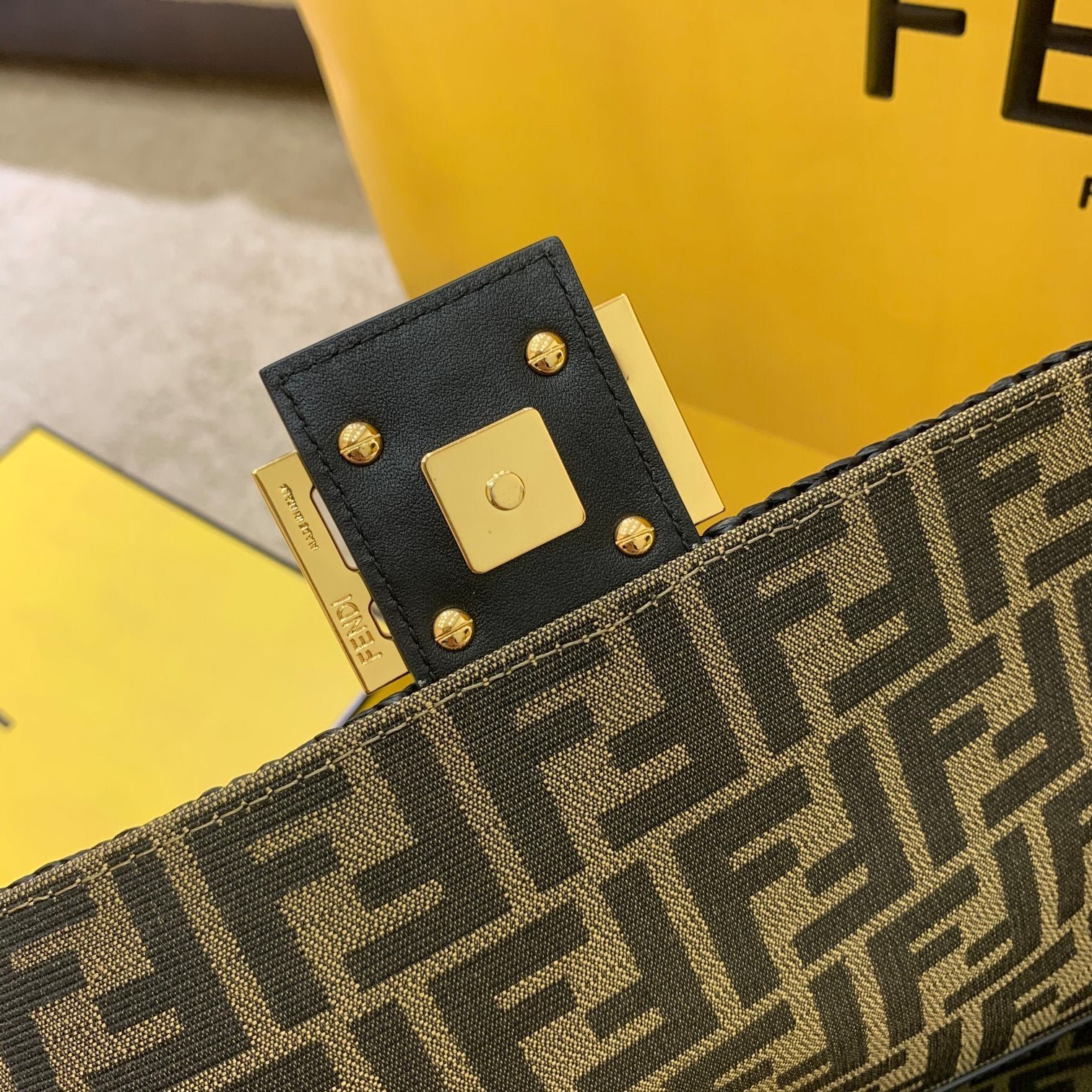 Fendi Baguette 26cm - Image 3
