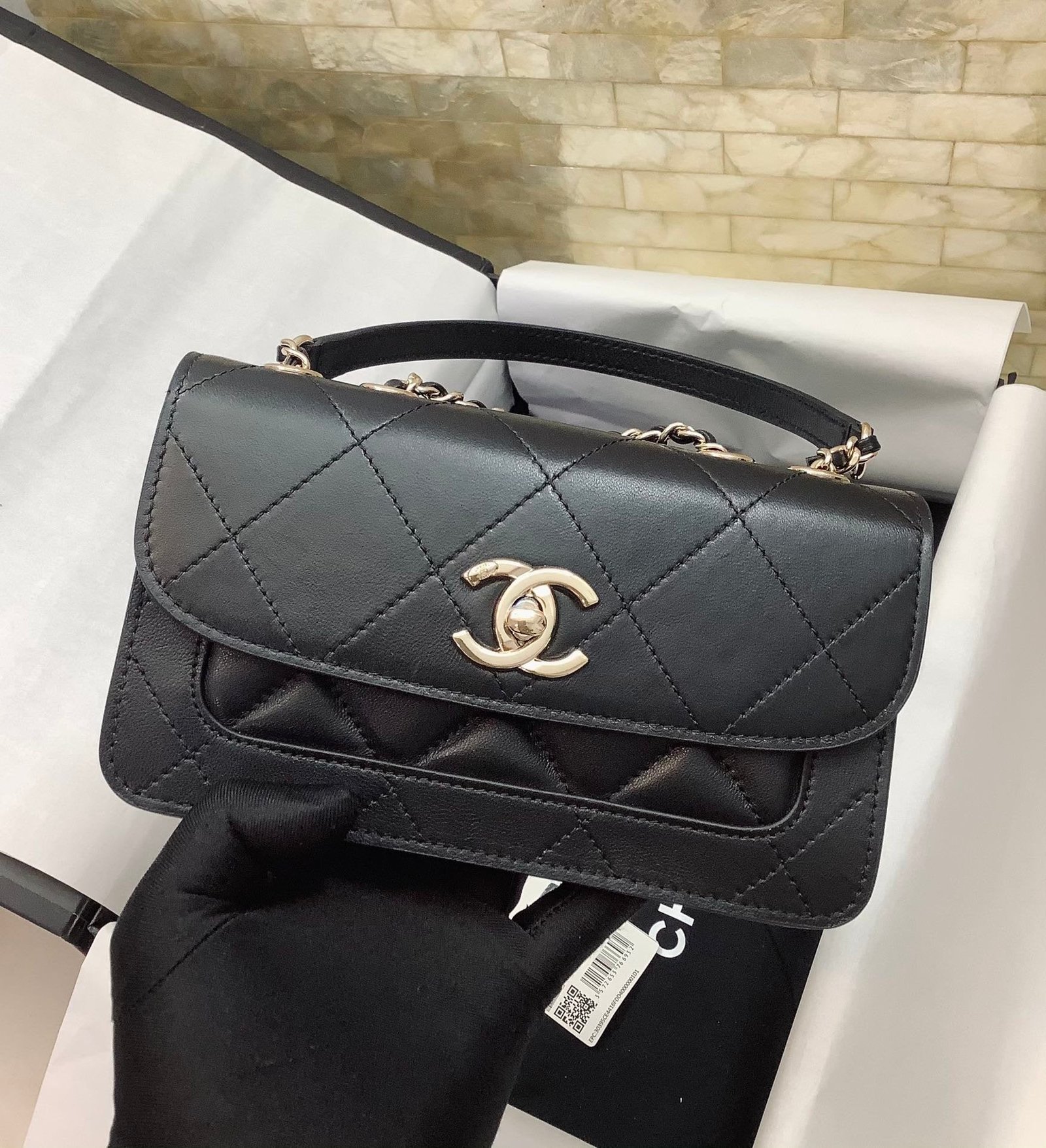 Chanel Flap Bag Mini 19cm Black - Image 6