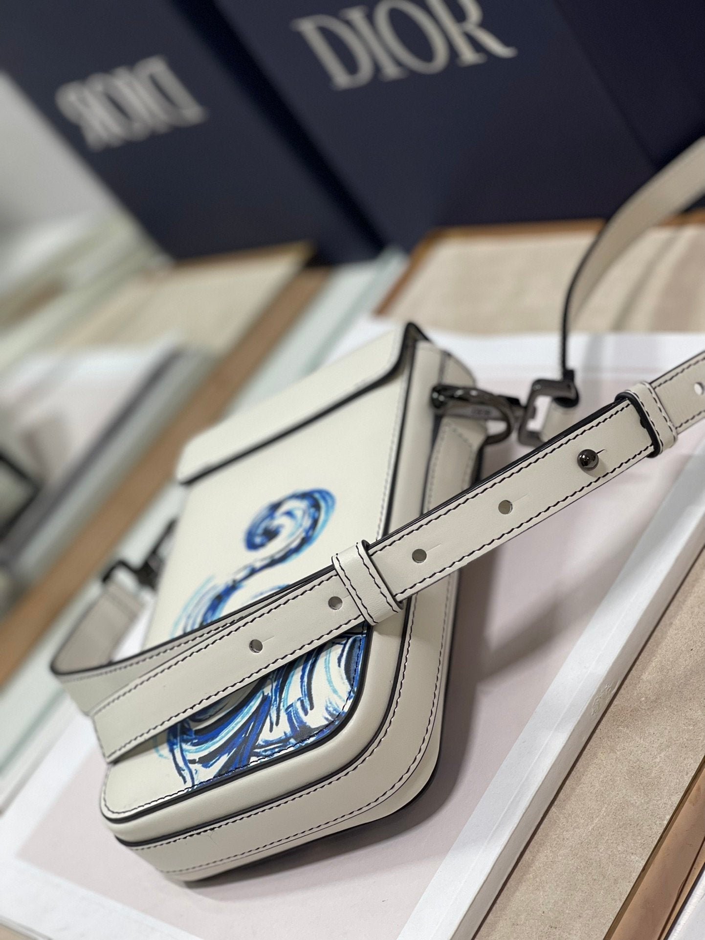 Christian Dior D-Bubble Bucket Bag 19cm White - Image 8