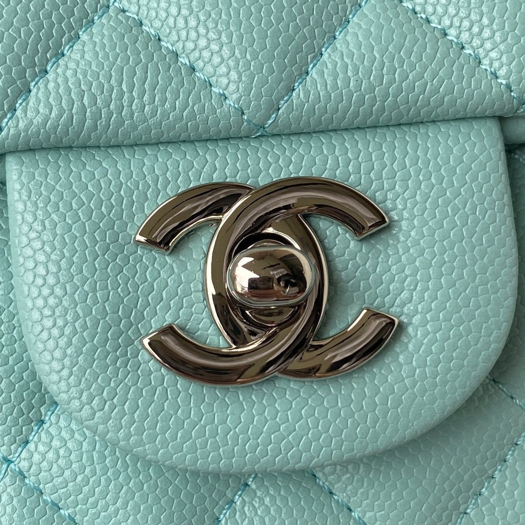 Chanel Mini Classic Flapbag 20cm - Image 3