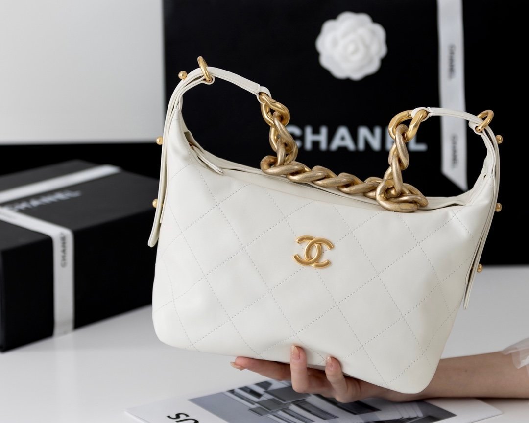Chanel Hobo Handbag 28cm White - Image 2