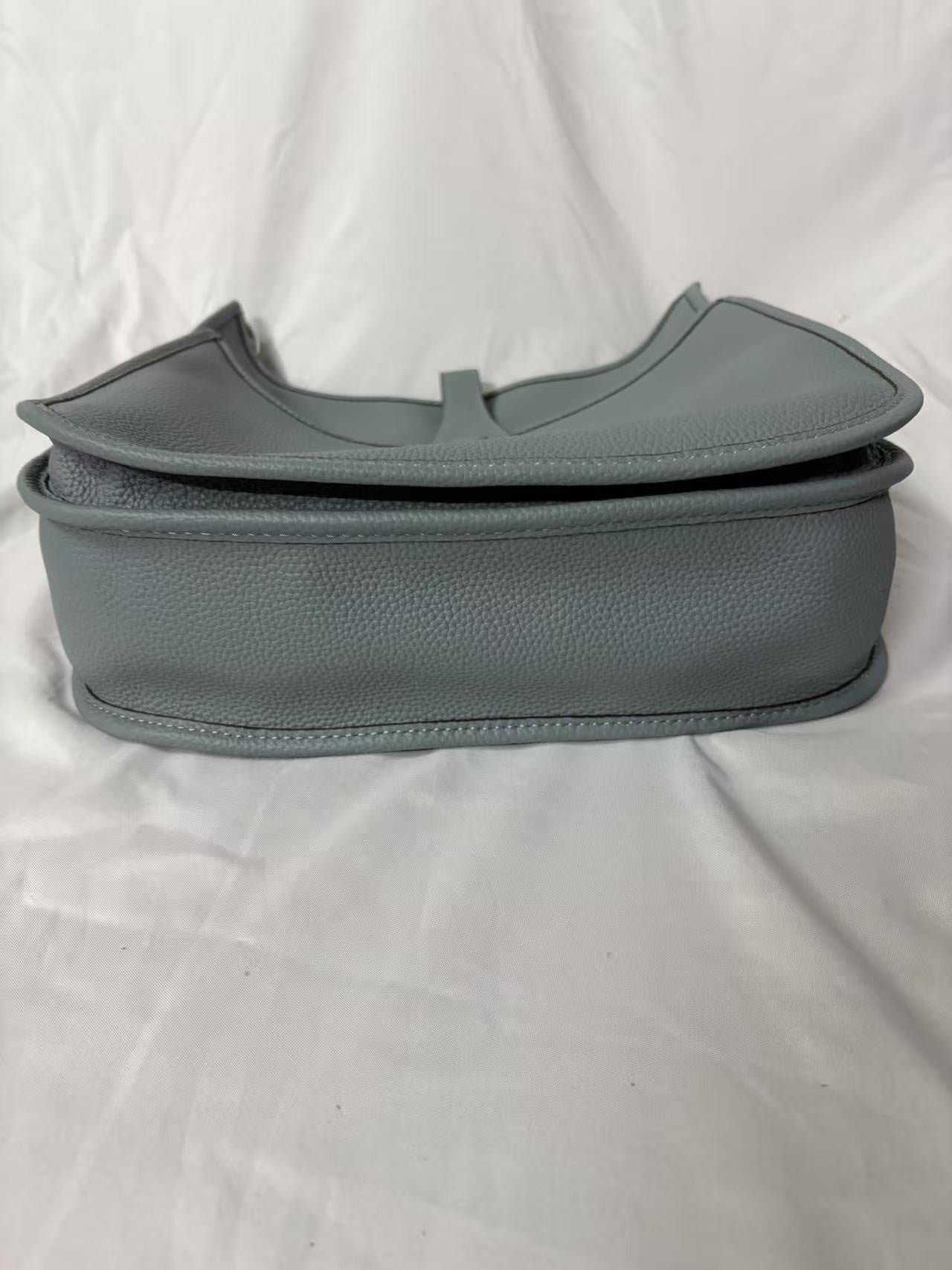 Hermes Evelyne III 29 Bag Light Blue With Silver-Toned Hardware For Women, Women’s Shoulder And Crossbody Bags 11.4in/29cm H056277CK18 - Image 4